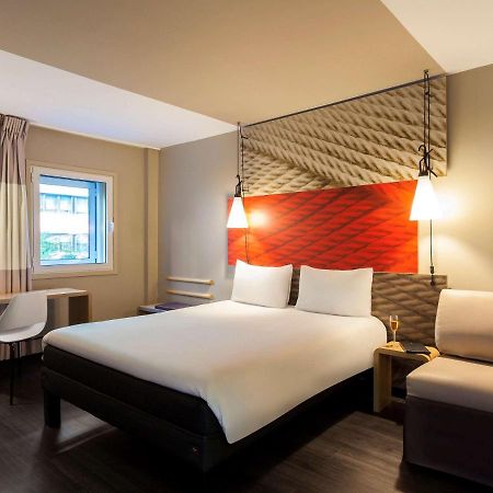 Hotel Ibis Lisboa Liberdade Экстерьер фото